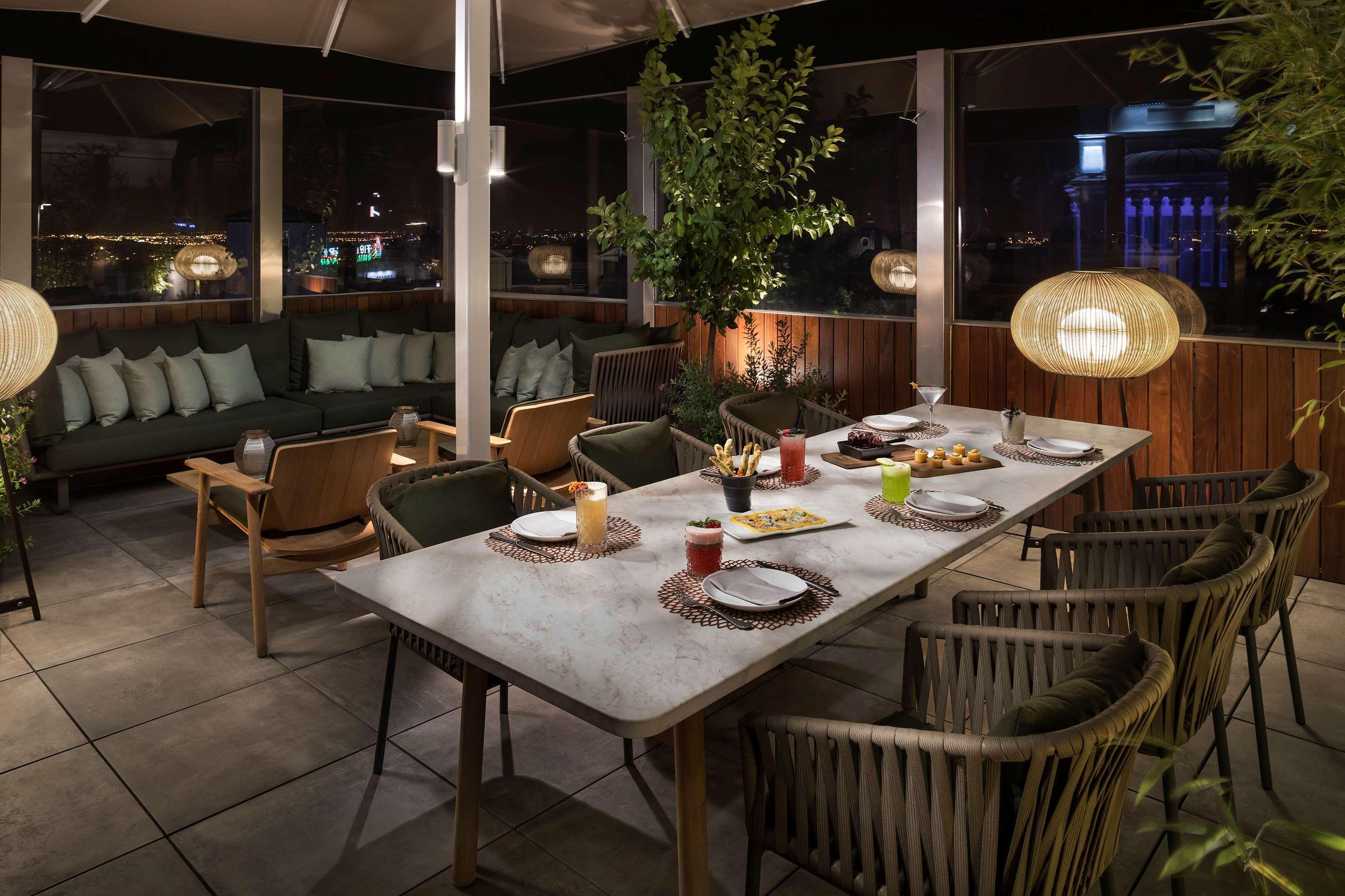 Me Madrid Reina Victoria By Melia Hotel Ngoại thất bức ảnh