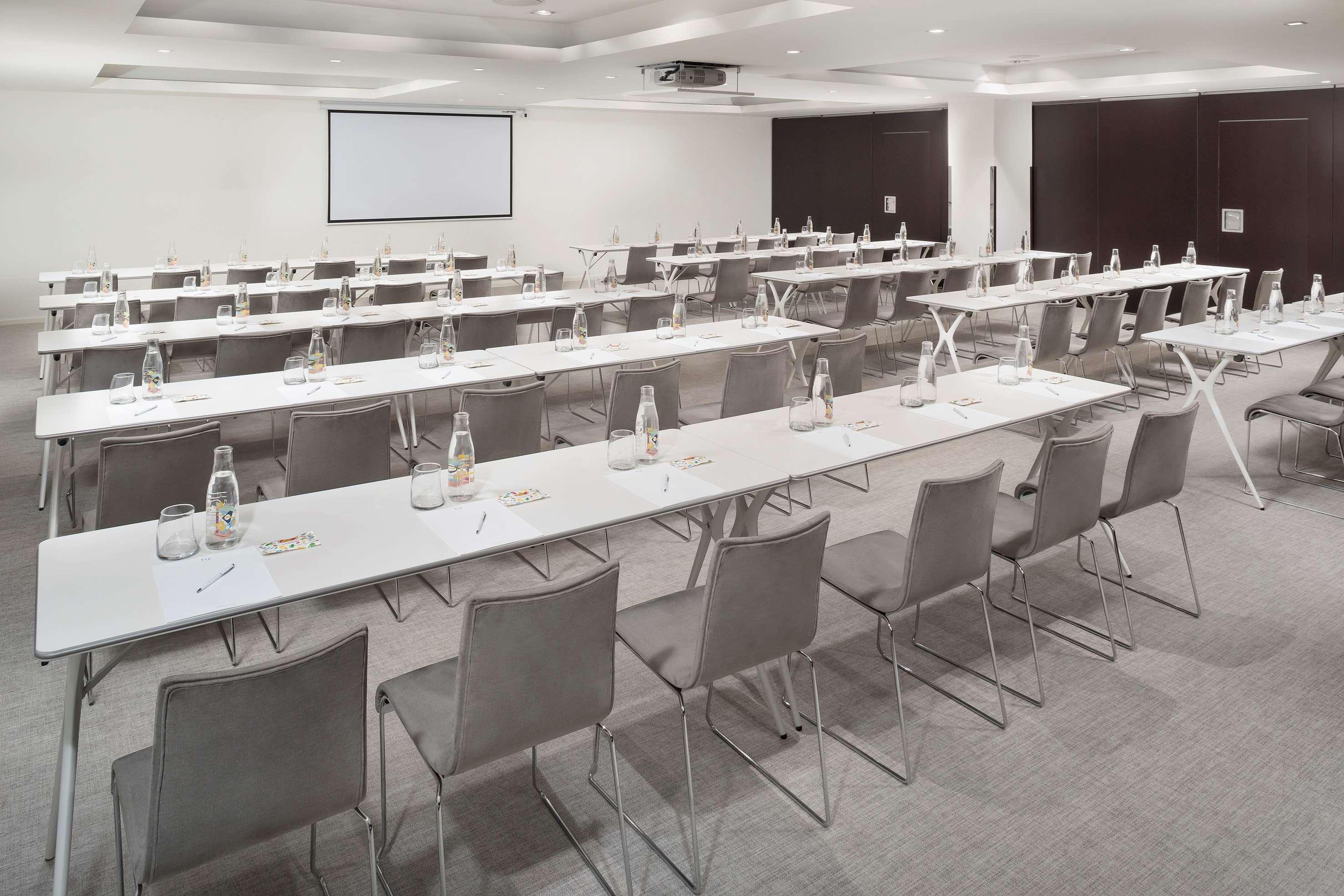 Me Madrid Reina Victoria By Melia Hotel Ngoại thất bức ảnh