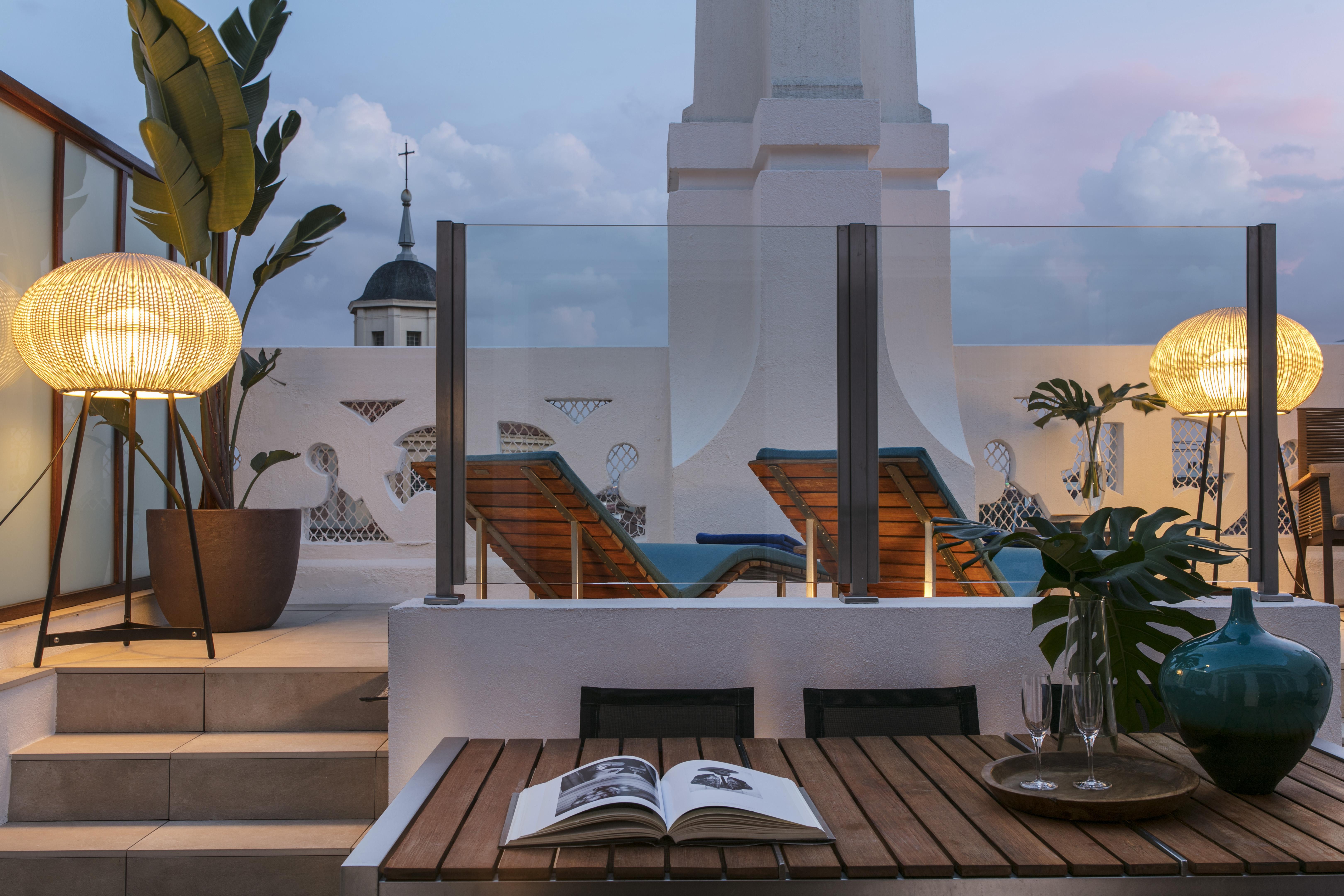 Me Madrid Reina Victoria By Melia Hotel Ngoại thất bức ảnh
